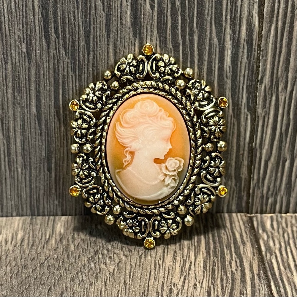 Antique Cameo Pin